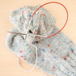 Addi circular needles sock wonderS 25cm Red