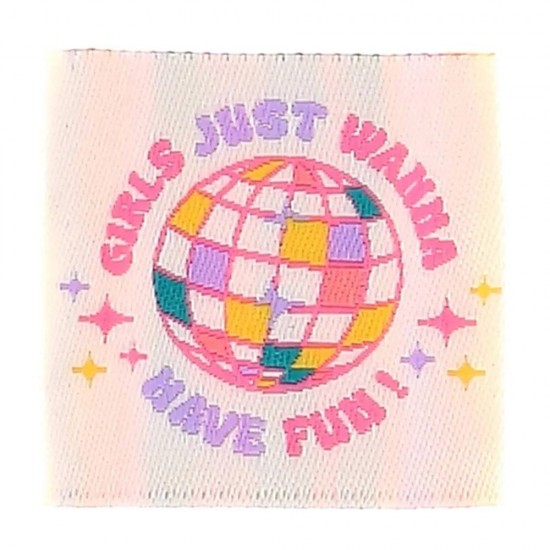 Bohin текстилни етикети - малък детайл, който прави голямо впечатление Bohin текстилни етикети - малък детайл, който прави голямо впечатление