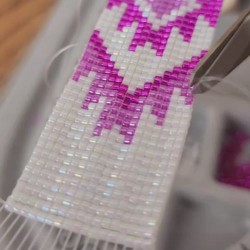 Тъкачен стан за мъниста