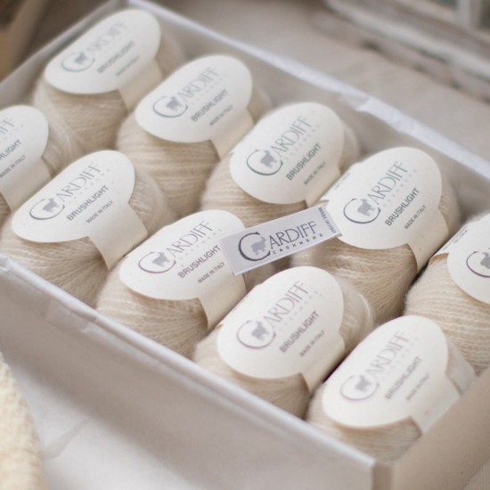 Бръшлайт Cardiff Cashmere Brushlight най-висок клас кашмир и коприна Бръшлайт Cardiff Cashmere Brushlight най-висок клас кашмир и коприна