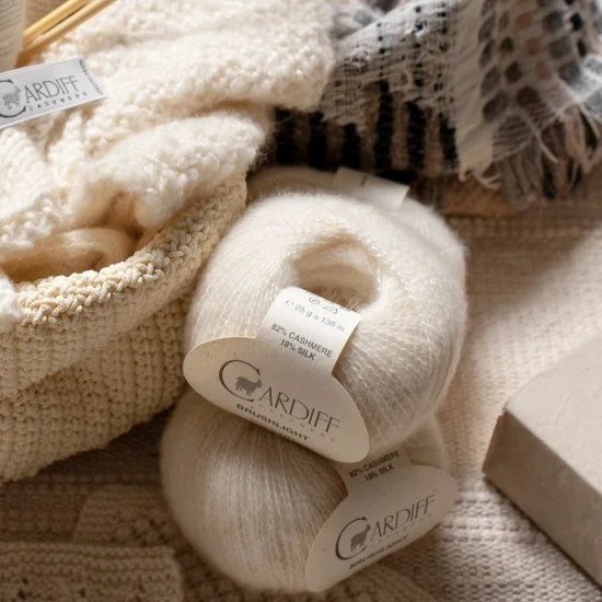 Бръшлайт Cardiff Cashmere Brushlight най-висок клас кашмир и коприна Бръшлайт Cardiff Cashmere Brushlight най-висок клас кашмир и коприна