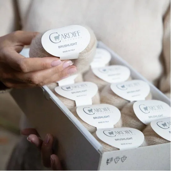 Бръшлайт Cardiff Cashmere Brushlight най-висок клас кашмир и коприна Бръшлайт Cardiff Cashmere Brushlight най-висок клас кашмир и коприна
