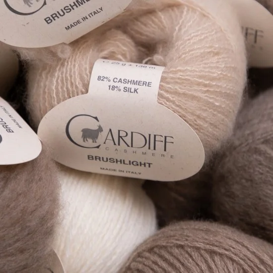 Бръшлайт Cardiff Cashmere Brushlight най-висок клас кашмир и коприна Бръшлайт Cardiff Cashmere Brushlight най-висок клас кашмир и коприна