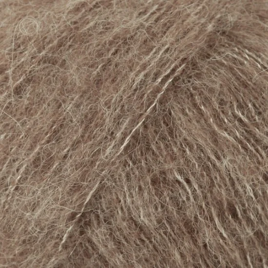 ДРОПС Сресана алпака силк - DROPS Brushed alpaca silk - луксозен микс от алпака и коприна ДРОПС Сресана алпака силк - DROPS Brushed alpaca silk - луксозен микс от алпака и коприна