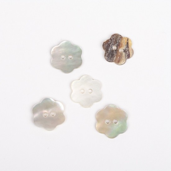 Седефено копче цвете Drops 15мм бял