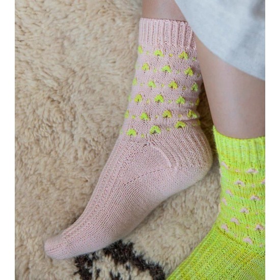 52 Weeks of Socks Vol 2 - книга 52 седмици в чорапи Том 2