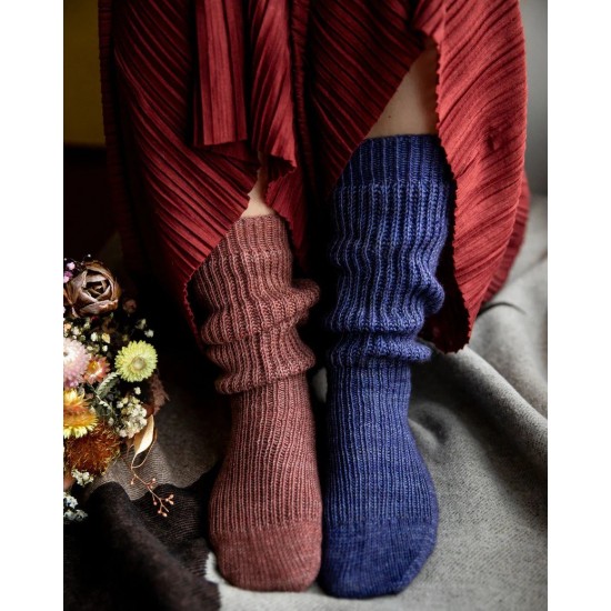 52 Weeks of Socks Vol 2 - книга 52 седмици в чорапи Том 2