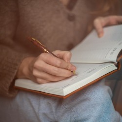 Knitter’s Year 2026 - седмичен планер Laine